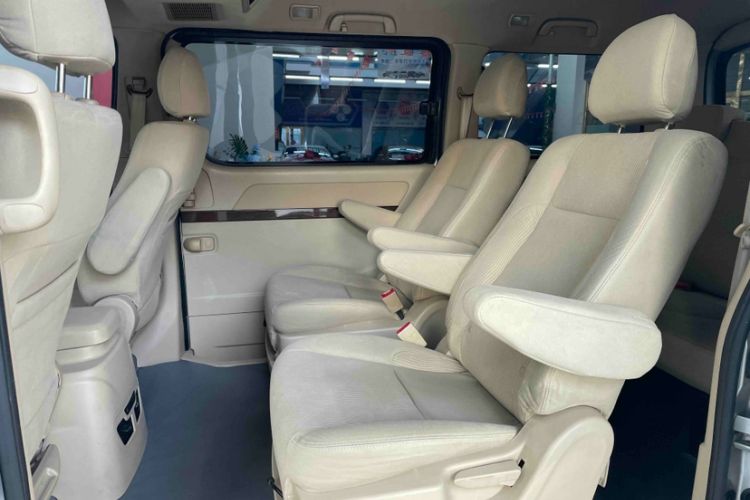 Used Jinbei Grace 2014 2.0L Luxury Short-Wheelbase 7-Seater 1TR Interior 2