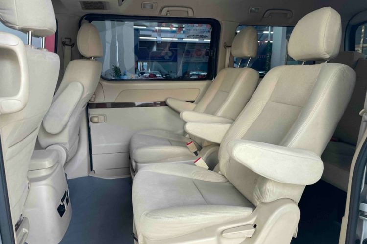 Used Jinbei Grace 2014 2.0L Luxury Short-Wheelbase 7-Seater 1TR Interior 3