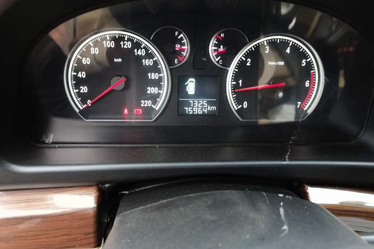 Used Jinbei Grace 2014 2.0L Luxury Short-Wheelbase 7-Seater 1TR Odometer Close Up