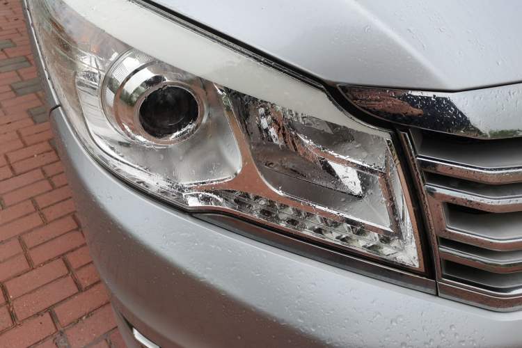 Used Jinbei Grace 2014 2.0L Luxury Short-Wheelbase 7-Seater 1TR Right Front Headlight