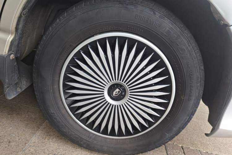 Used Jinbei Grace  Right Front Wheel Hub
