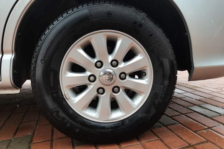 Used Jinbei Grace 2014 2.0L Luxury Short-Wheelbase 7-Seater 1TR Right Front Wheel Hub