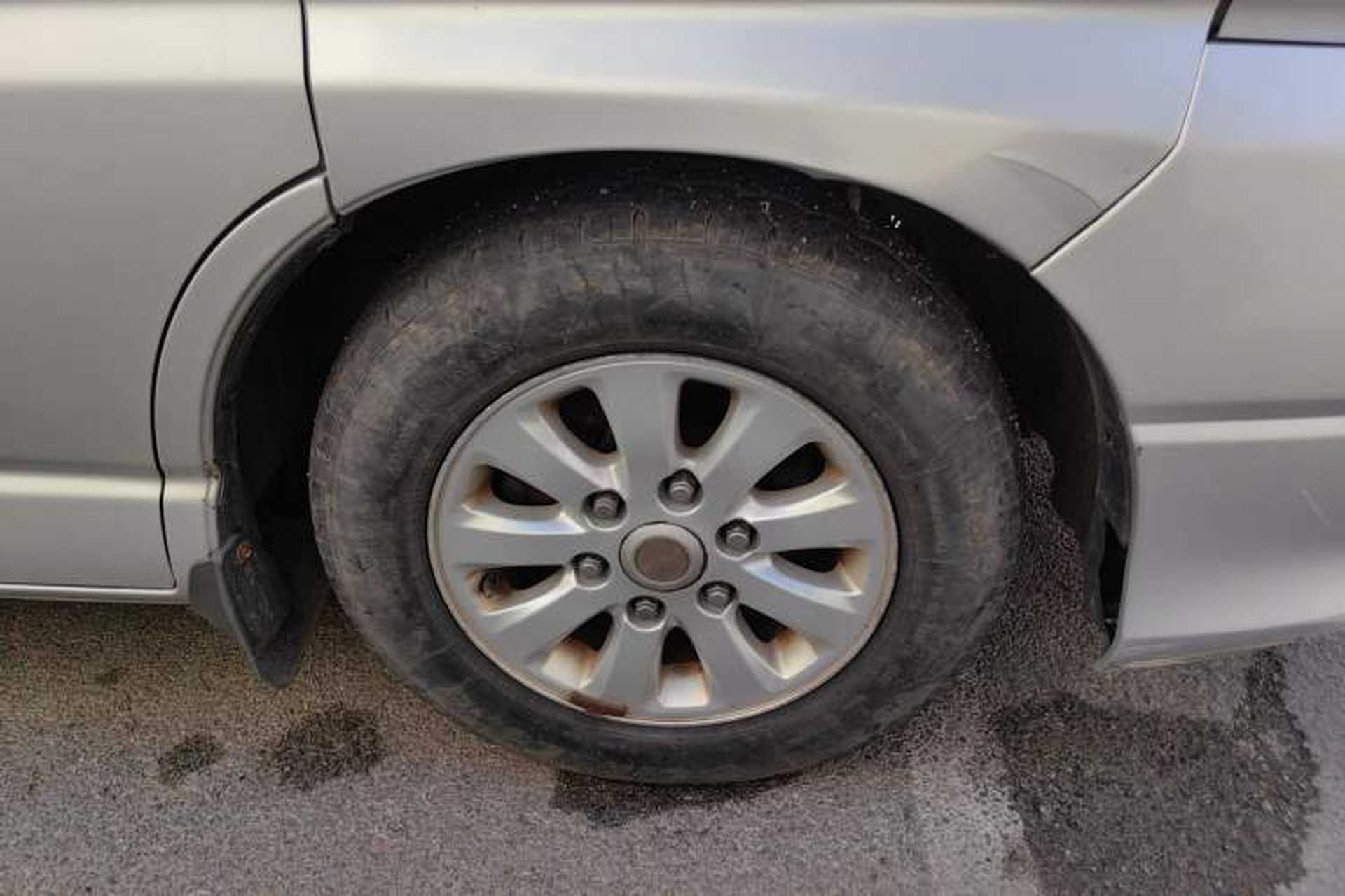 Used Jinbei Grace 2014 2.4L Standard Version Long Wheelbase 9-Seater 4RB2 Right Front Wheel Hub