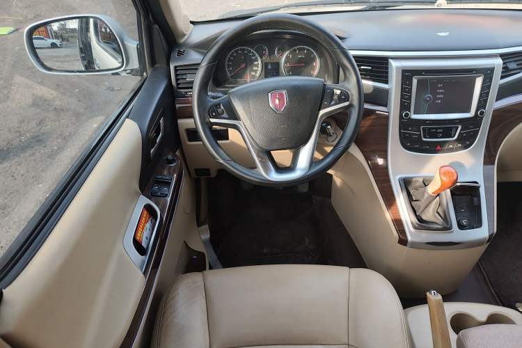 Used Jinbei Grace 2014 2.4L Standard Short-Wheelbase 7-Seater 4RB2 Steering Wheel