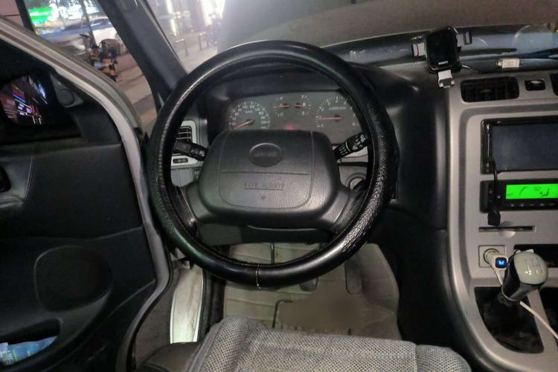 Used Jinbei Grace 2014 2.4L Standard Short-Wheelbase 7-Seater 4RB2 Steering Wheel