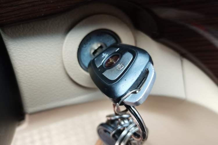 Used Jinbei Grace 2014 2.0L Luxury Short-Wheelbase 7-Seater 1TR Vehicle Key