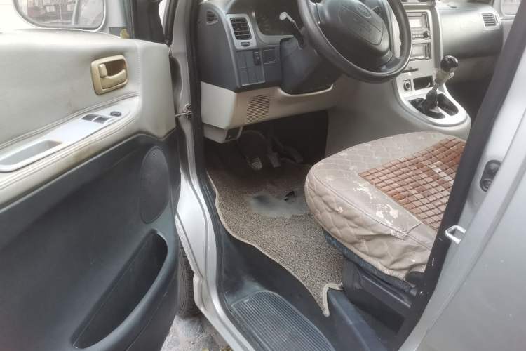 Used Jinbei Grace 2015 2.0L Classic Edition Basic Model Long Wheelbase 7-Seater Driver Seat