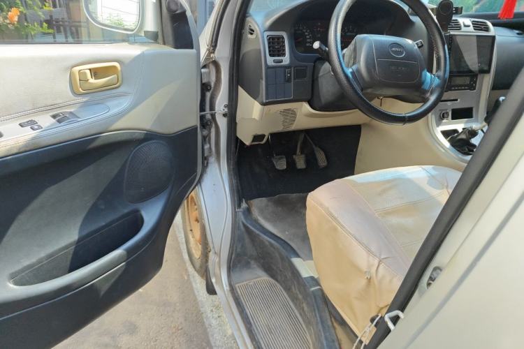 Used Jinbei Grace 2015 2.0L Classic Edition Standard Model Long Wheelbase 7/9 Seats Driver Seat
