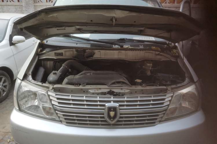 Used Jinbei Grace 2015 2.0L Classic Edition Basic Model Long Wheelbase 7-Seater Engine Bay