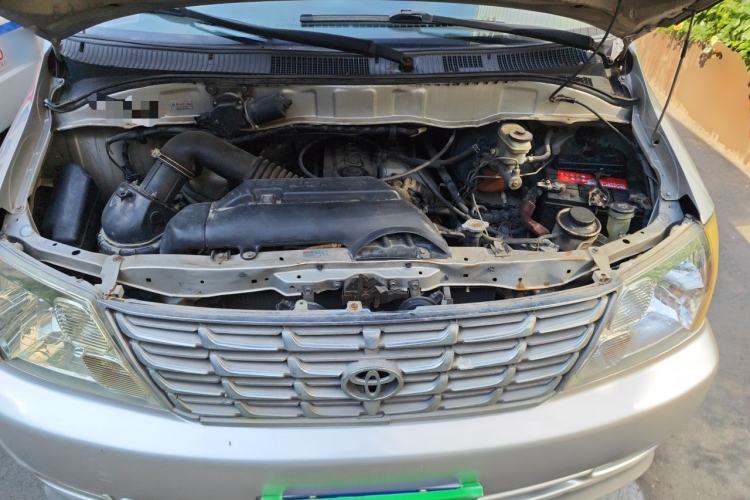 Used Jinbei Grace 2015 2.0L Classic Edition Standard Model Long Wheelbase 7/9 Seats Engine Bay