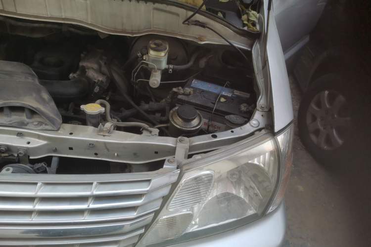 Used Jinbei Grace 2015 2.0L Classic Edition Basic Model Long Wheelbase 7-Seater Engine Bay Left