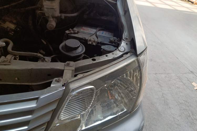 Used Jinbei Grace 2015 2.0L Classic Edition Standard Model Short Wheelbase 7 Seats Engine Bay Left