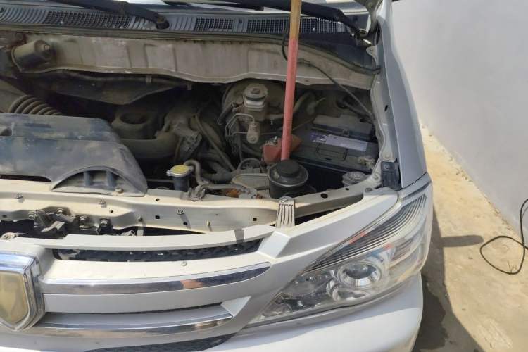 Used Jinbei Grace 2015 2.0L Classic Edition Basic Model Short Wheelbase 7-Seater Engine Bay Left