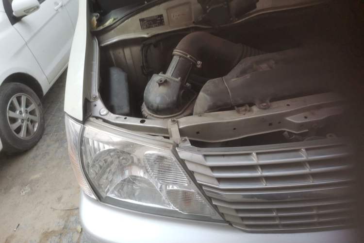 Used Jinbei Grace 2015 2.0L Classic Edition Basic Model Long Wheelbase 7-Seater Engine Bay Right