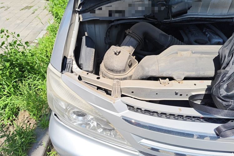 Used Jinbei Grace 2015 2.0L Classic Edition Basic Model Long Wheelbase 7-Seater Engine Bay Right