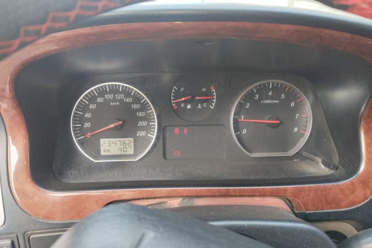 Used Jinbei Grace 2015 2.0L Classic Edition Standard Model Long Wheelbase 7/9 Seats Instrument Cluster