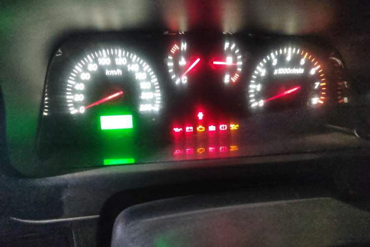 Used Jinbei Grace 2015 2.0L Classic Edition Basic Model Long Wheelbase 7-Seater Instrument Cluster