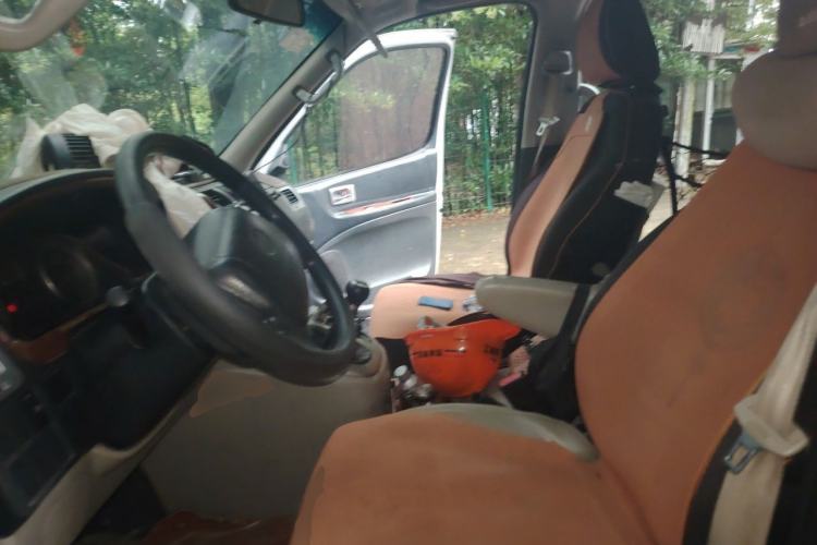 Used Jinbei Grace 2015 2.0L Classic Edition Standard Model Long Wheelbase 7/9 Seats Left Front Seat