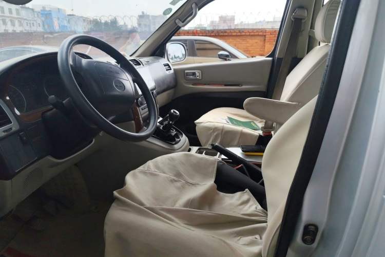 Used Jinbei Grace 2015 2.0L Classic Edition Basic Model Short Wheelbase 7-Seater Left Front Seat