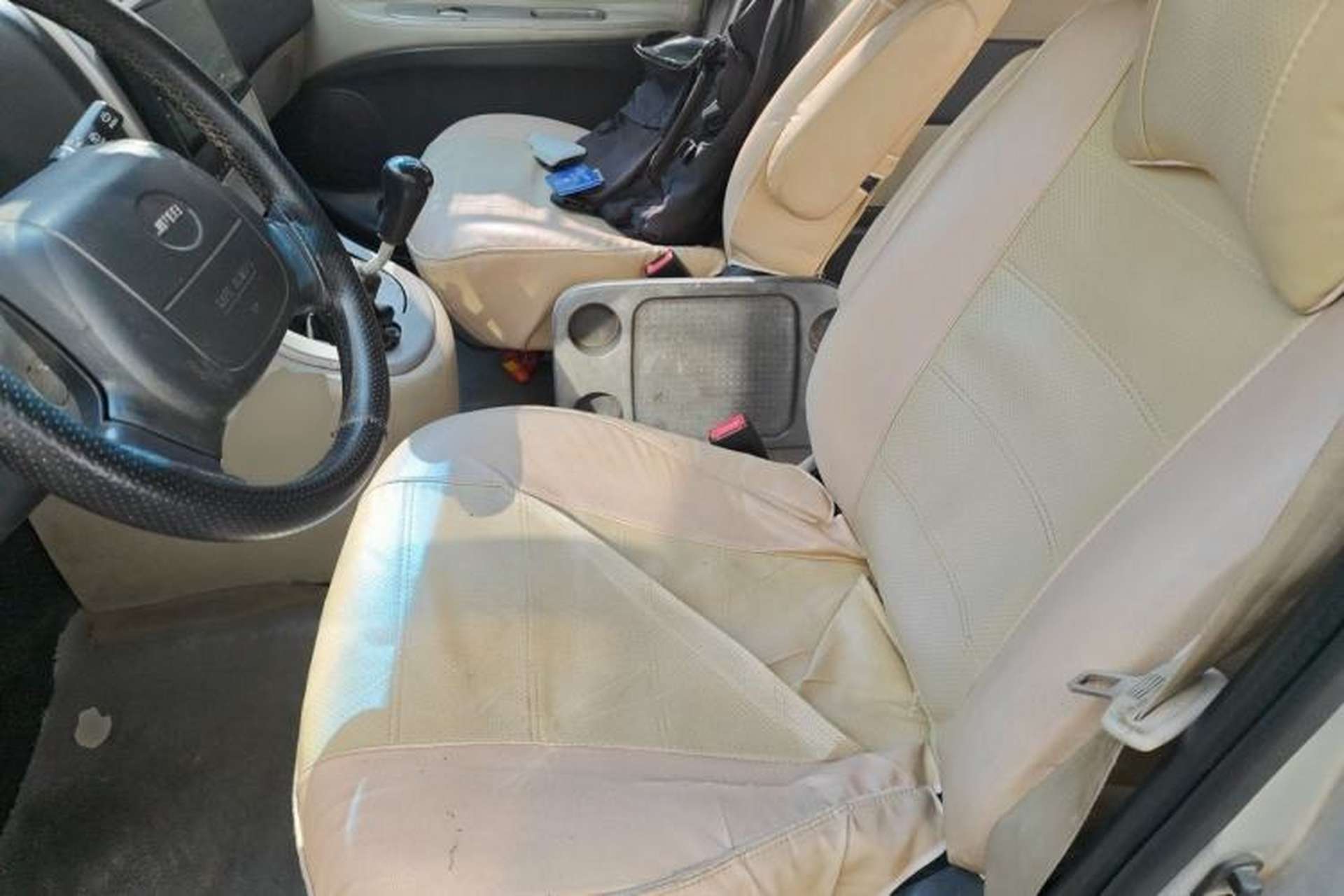 Used Jinbei Grace 2015 2.0L Classic Edition Standard Model Long Wheelbase 7/9 Seats Left Front Seat