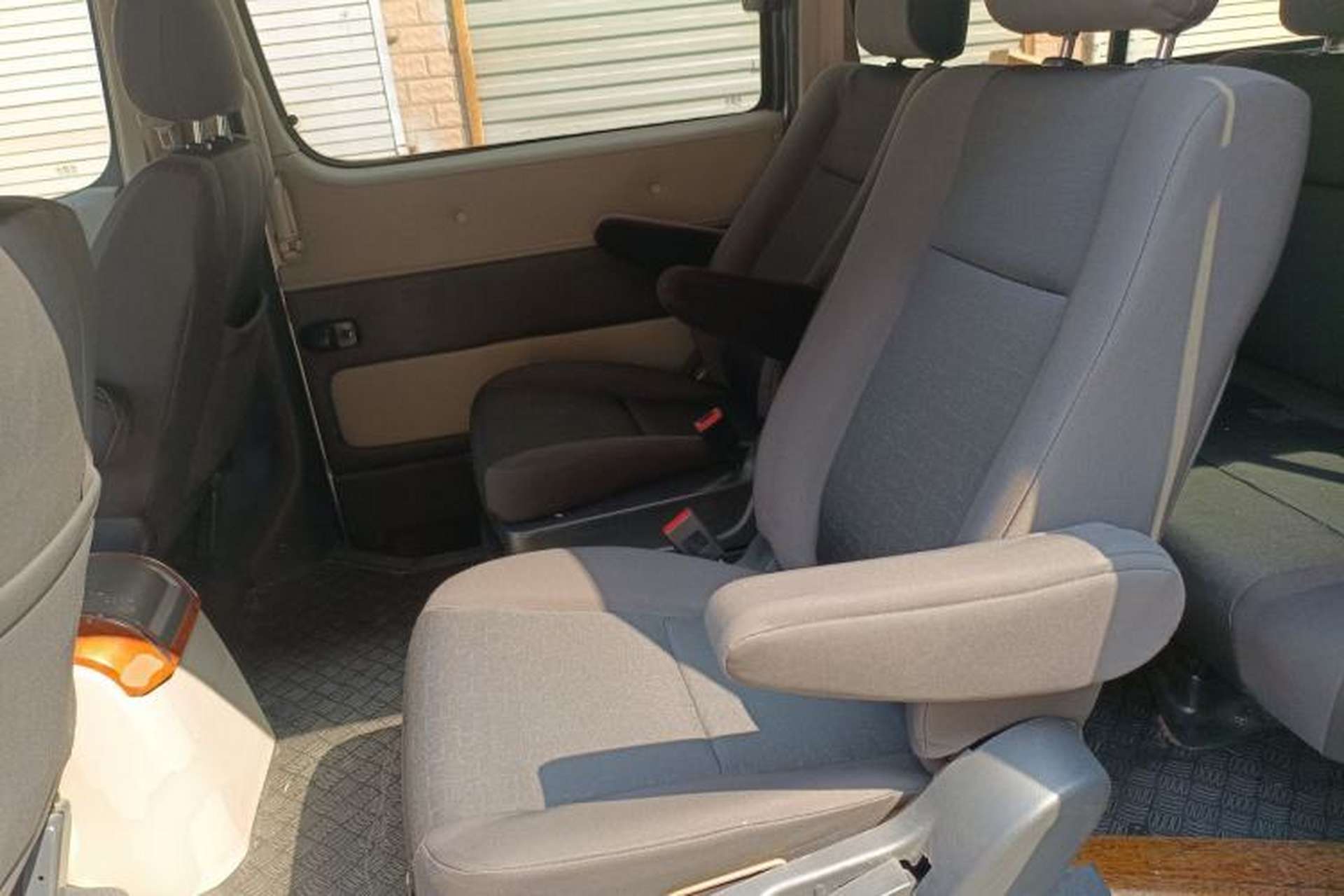 Used Jinbei Grace 2015 2.0L Classic Edition Luxury Long-Wheelbase 9-Seater Left Rear Seat