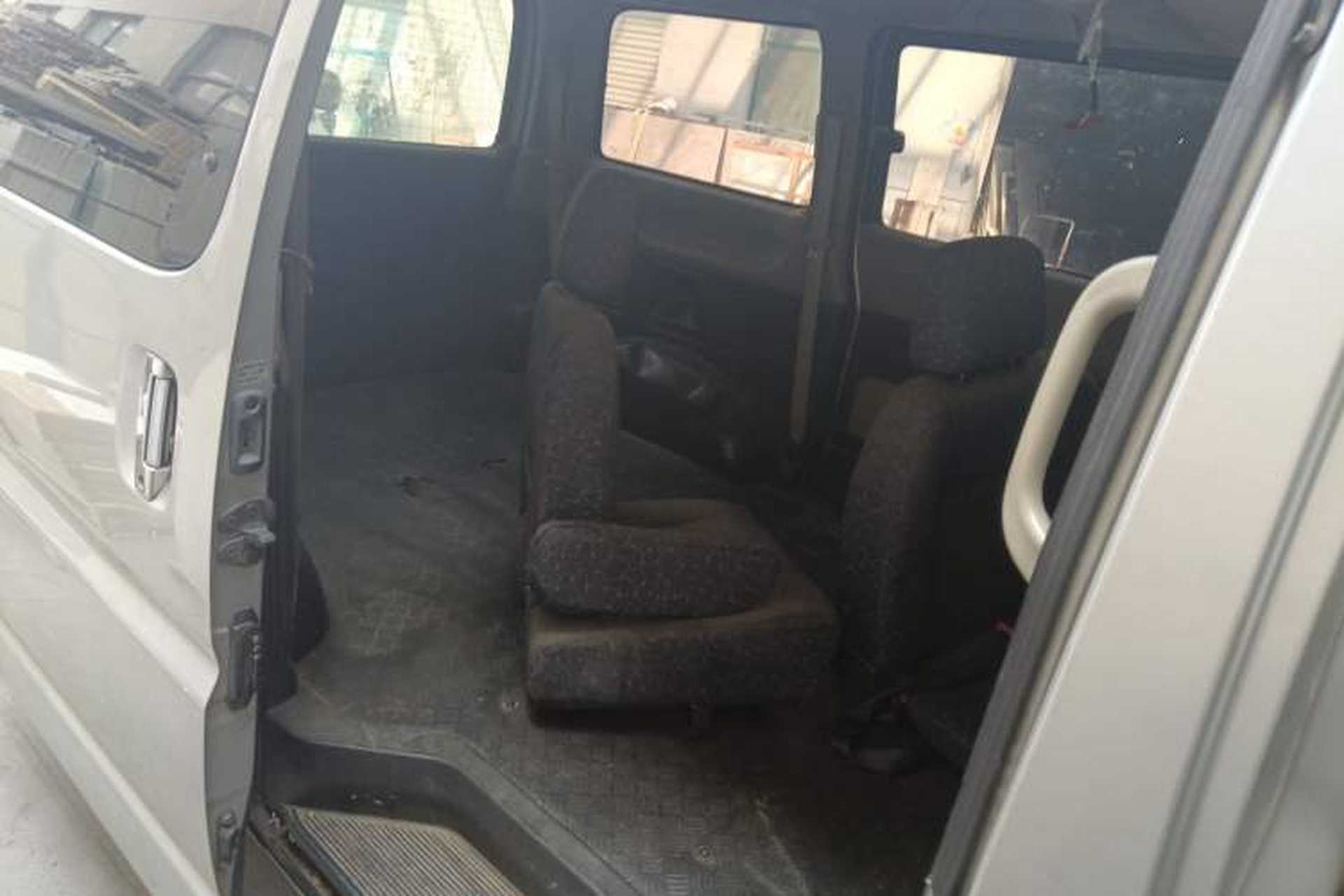 Used Jinbei Grace 2015 2.0L Classic Edition Standard Model Short Wheelbase 7 Seats Left Rear Seat