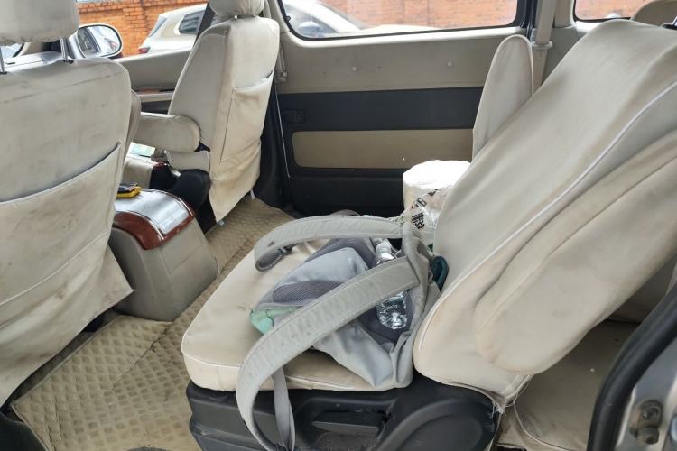 Used Jinbei Grace 2015 2.0L Classic Edition Basic Model Short Wheelbase 7-Seater Left Rear Seat