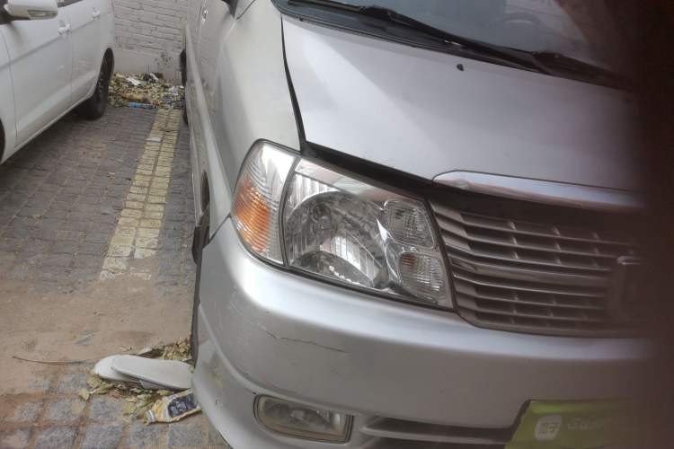 Used Jinbei Grace 2015 2.0L Classic Edition Basic Model Long Wheelbase 7-Seater Right Front Headlight