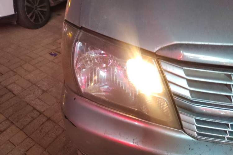 Used Jinbei Grace 2015 2.0L Classic Edition Basic Model Long Wheelbase 7-Seater Right Front Headlight