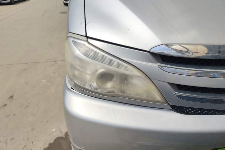 Used Jinbei Grace 2015 2.0L Classic Edition Basic Model Short Wheelbase 7-Seater Right Front Headlight