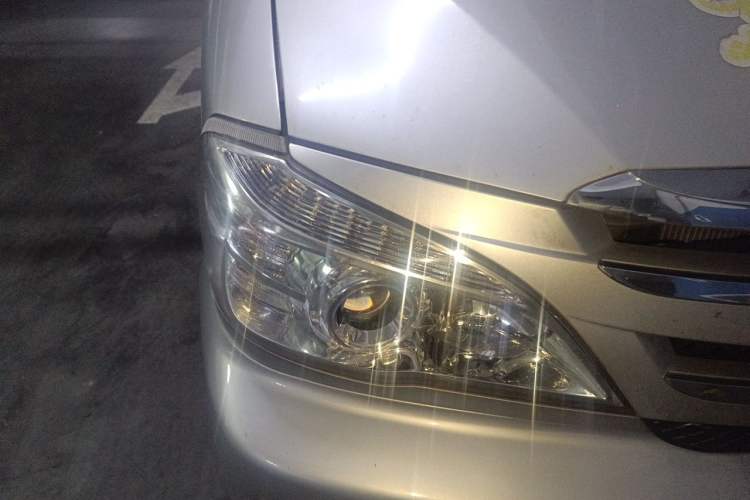 Used Jinbei Grace 2015 2.0L Classic Edition Standard Model Long Wheelbase 7/9 Seats Right Front Headlight