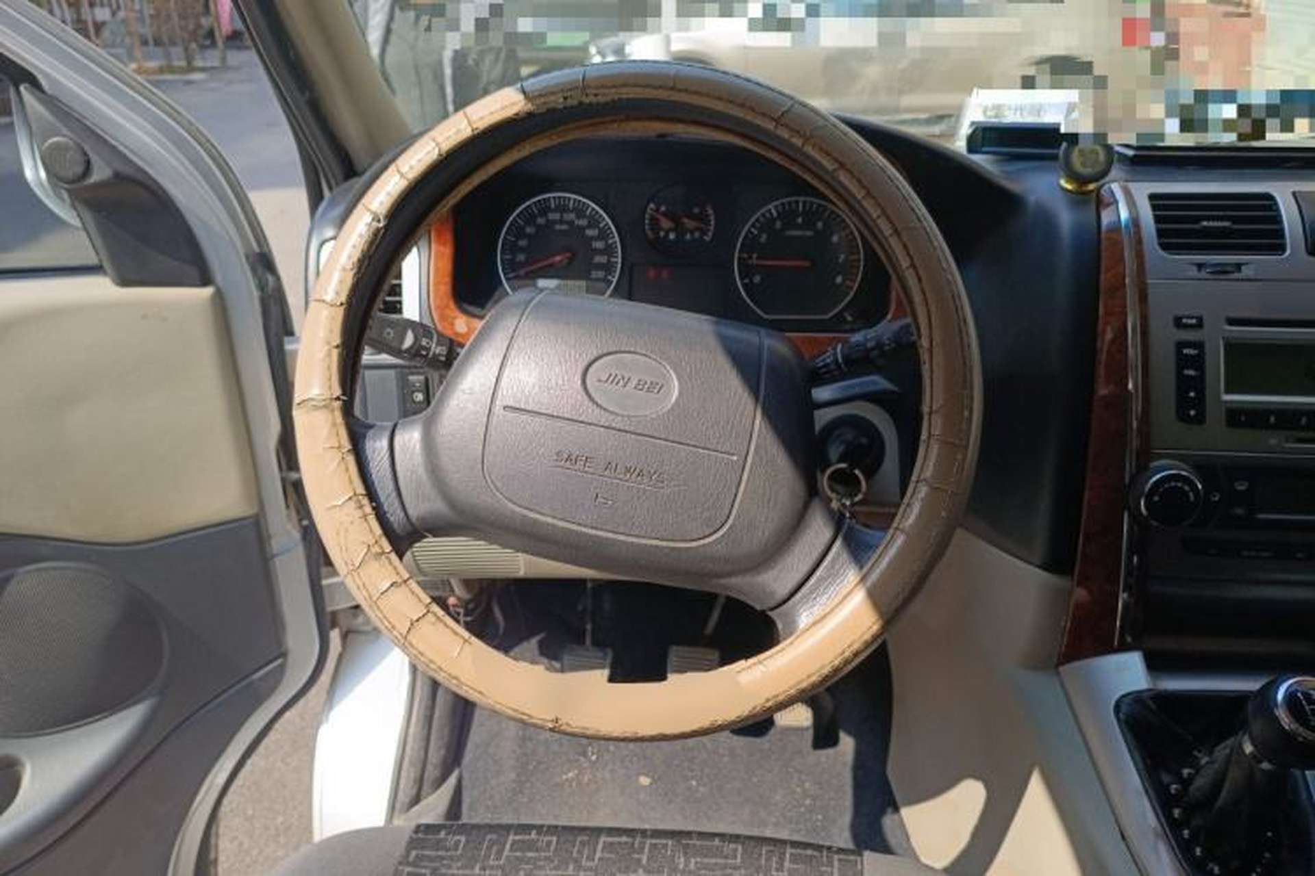 Used Jinbei Grace 2015 2.0L Classic Edition Luxury Long-Wheelbase 9-Seater Steering Wheel