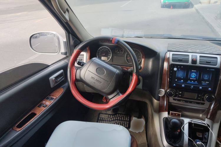 Used Jinbei Grace 2015 2.0L Classic Edition Standard Model Long Wheelbase 7/9 Seats Steering Wheel