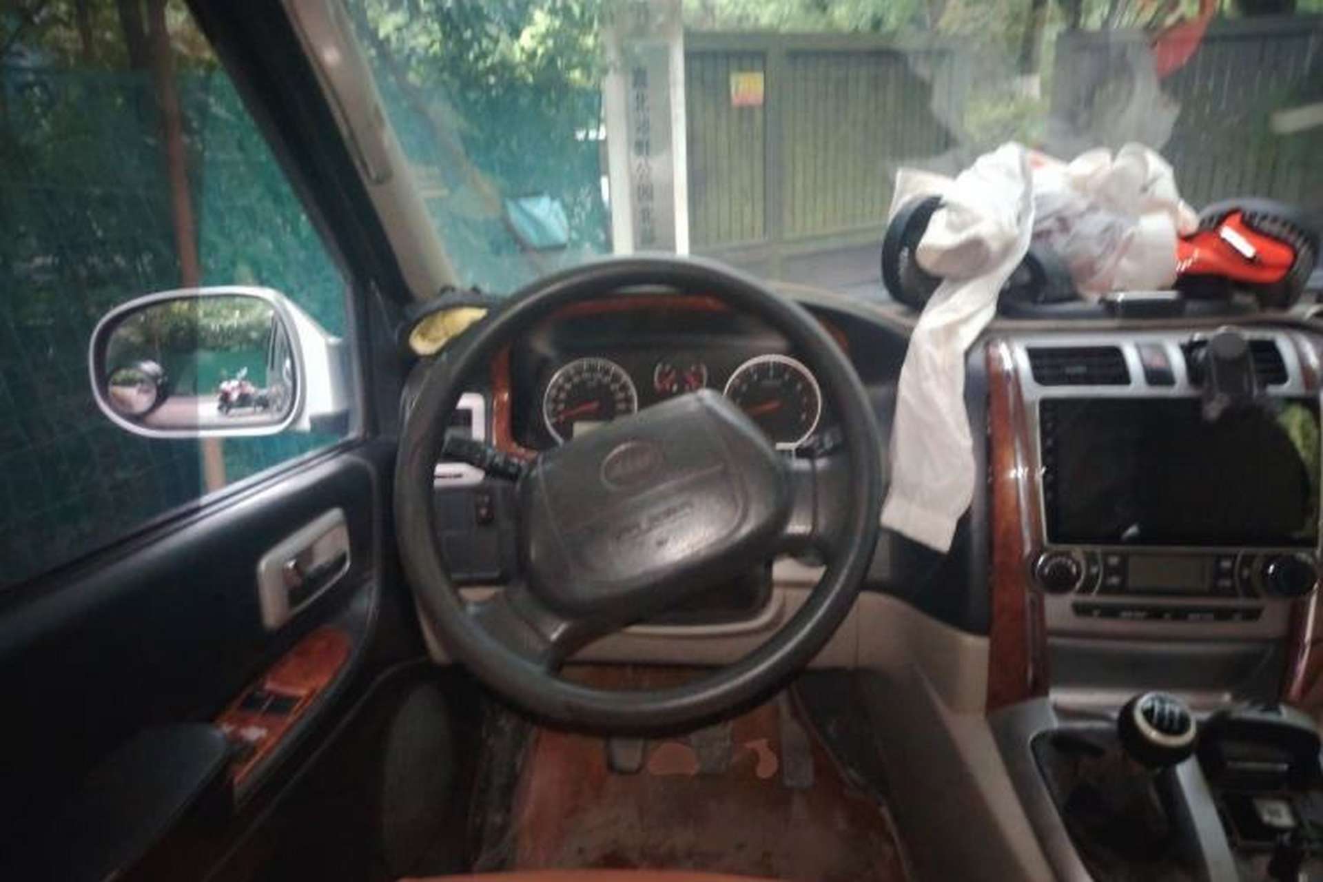 Used Jinbei Grace 2015 2.0L Classic Edition Standard Model Long Wheelbase 7/9 Seats Steering Wheel