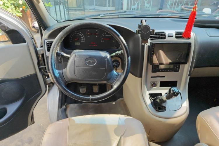 Used Jinbei Grace 2015 2.0L Classic Edition Standard Model Long Wheelbase 7/9 Seats Steering Wheel