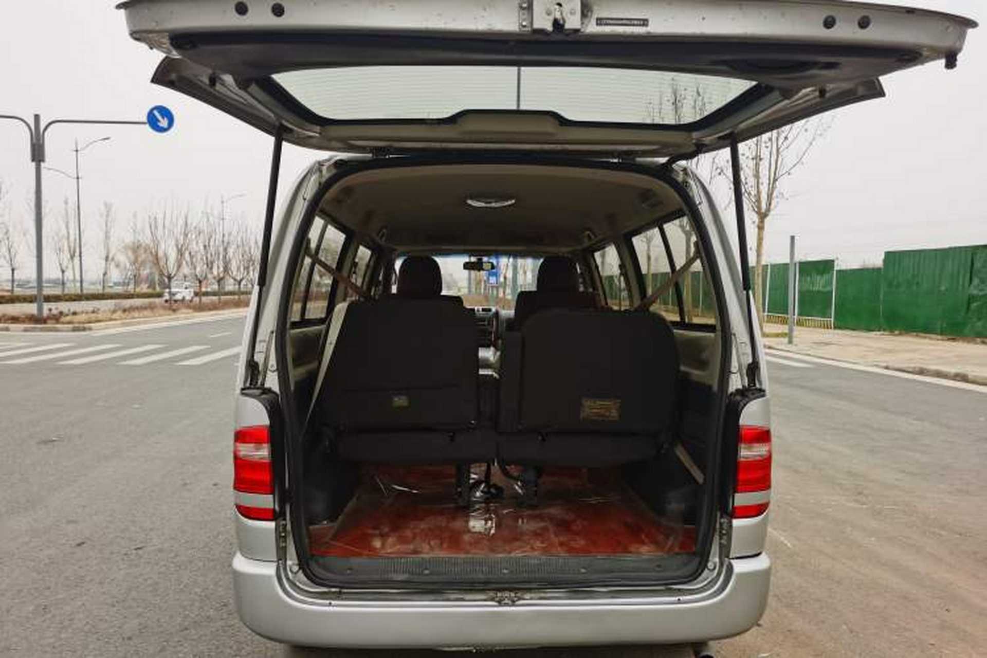 Used Jinbei Grace 2015 2.0L Classic Edition Standard Model Long Wheelbase 7/9 Seats Trunk