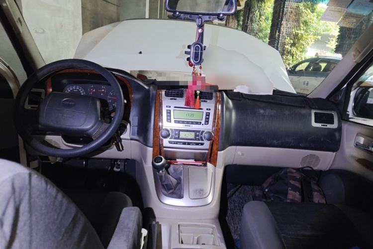 Used Jinbei Grace 2015 2.0L Classic Edition Standard Model Long Wheelbase 7/9 Seats Center Console