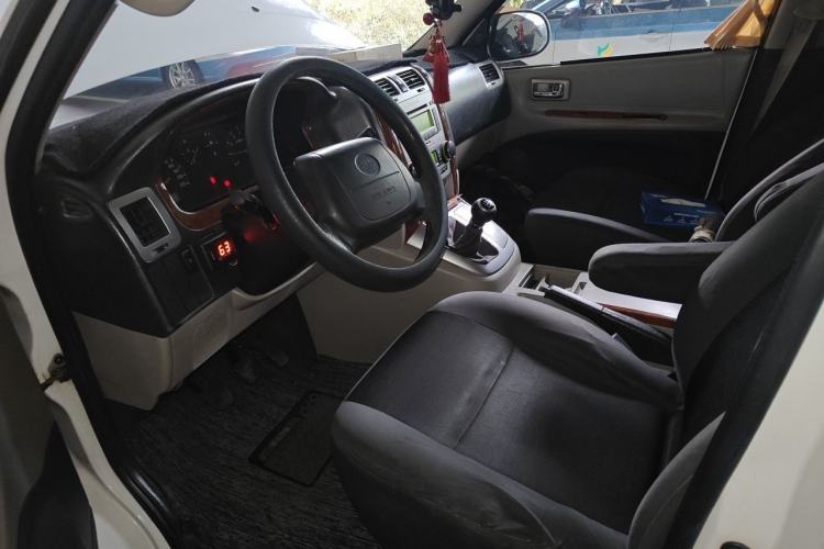 Used Jinbei Grace 2015 2.0L Classic Edition Standard Model Long Wheelbase 7/9 Seats Driver Seat