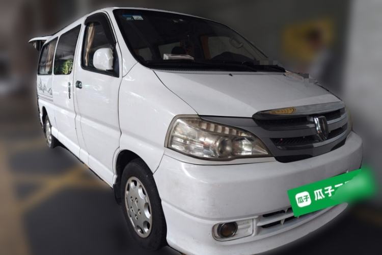 Used Jinbei Grace 2015 2.0L Classic Edition Standard Model Long Wheelbase 7/9 Seats Front Right 45 Deg
