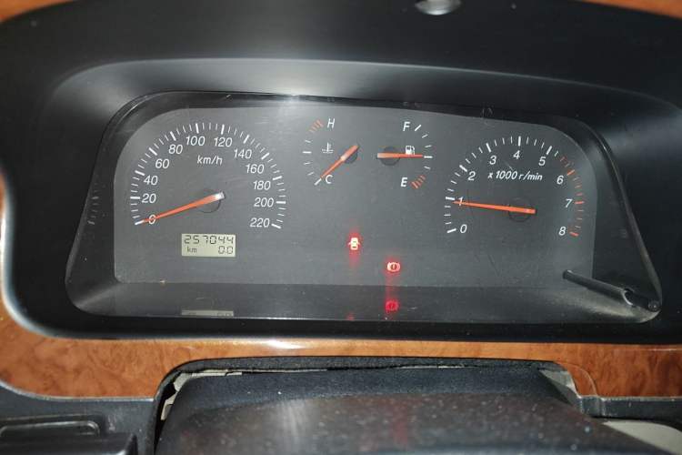 Used Jinbei Grace 2015 2.0L Classic Edition Standard Model Long Wheelbase 7/9 Seats Instrument Cluster