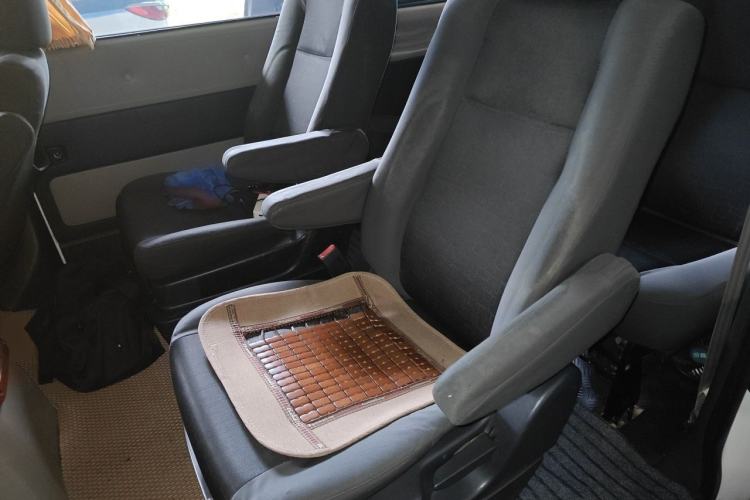 Used Jinbei Grace 2015 2.0L Classic Edition Standard Model Long Wheelbase 7/9 Seats Left Rear Seat