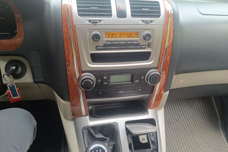 Used Jinbei Grace 2016 2.0L Express Utility Model Audio And AC Panel