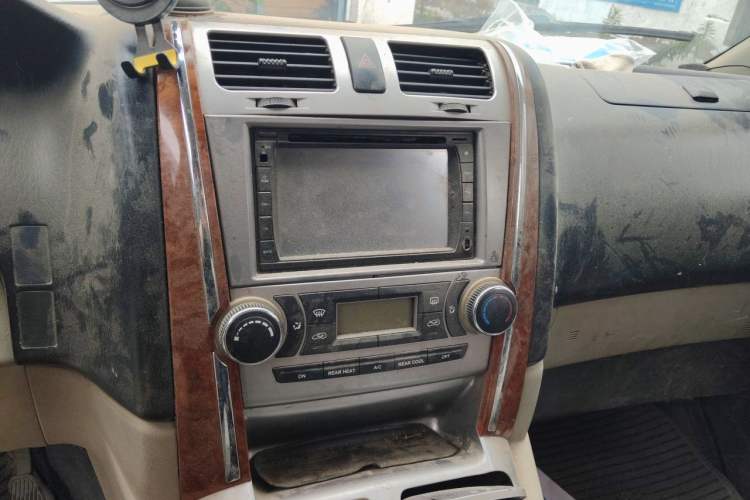 Used Jinbei Grace 2016 2.0L Express Luxury Edition Audio And AC Panel