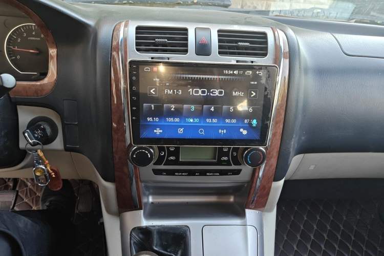 Used Jinbei Grace 2016 2.2L Classic Edition Standard Version Long Wheelbase 10 Seats Audio And AC Panel
