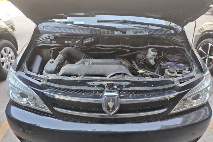 Used Jinbei Grace 2016 2.2L Classic Edition Standard Version Long Wheelbase 10 Seats Engine Bay