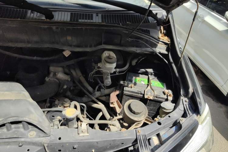 Used Jinbei Grace  Engine Bay Left
