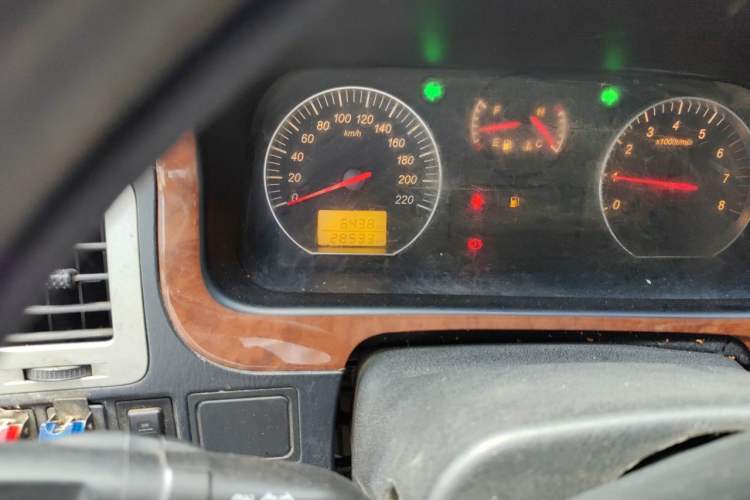 Used Jinbei Grace  Odometer Close Up