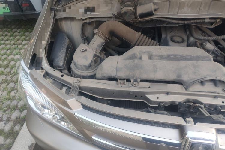 Used Jinbei Grace 2016 2.0L Standard Delivery Version Engine Bay Right