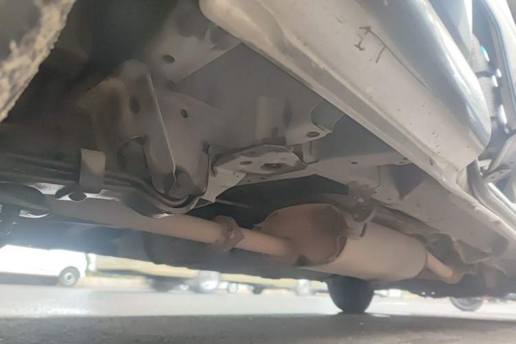 Used Jinbei Grace 2016 2.0L Express Utility Model Chassis Rear Right