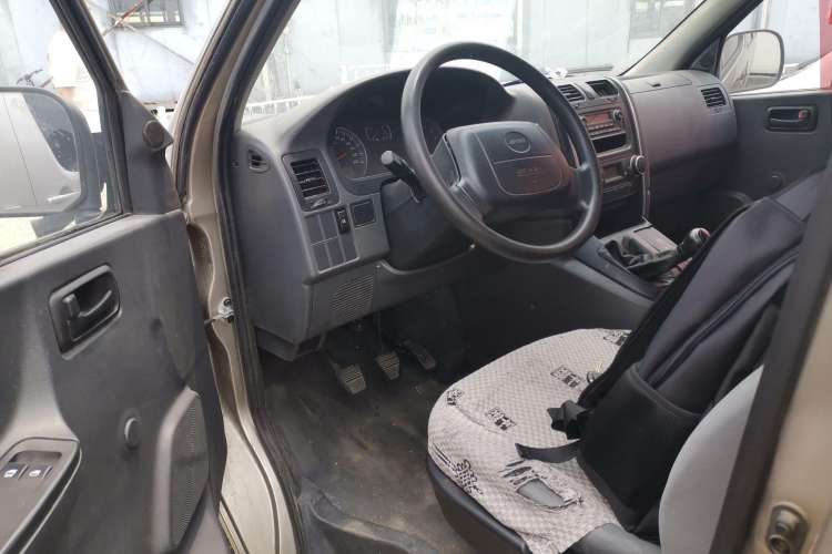 Used Jinbei Grace 2016 2.0L Express Utility Model Interior 3